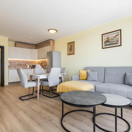 Cozy Sea View & Parking Apartman *