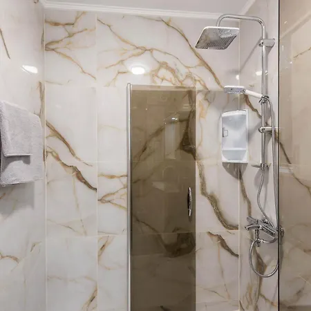 Cozy Sea View & Parking Apartman *