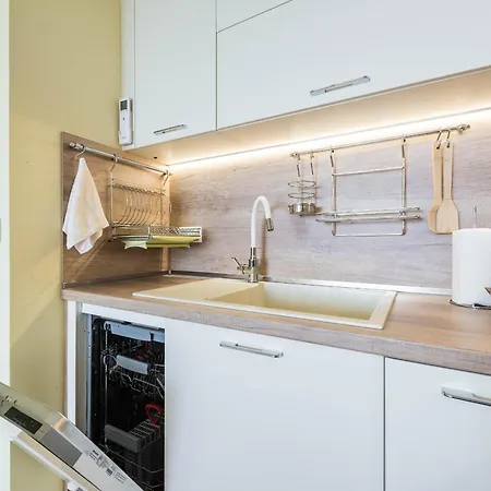 Apartmán Cozy Sea View & Parking *