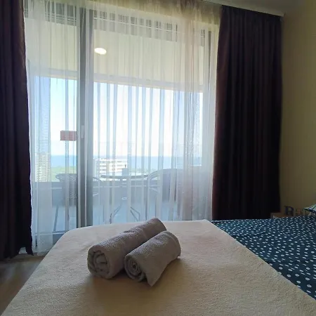 Cozy Sea View & Parking Apartmán *