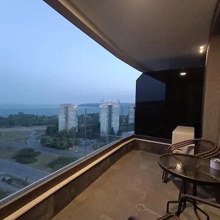 Cozy Sea View & Parking Apartmán *