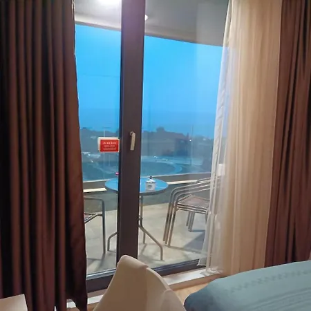 Cozy Sea View & Parking Apartmán Varna